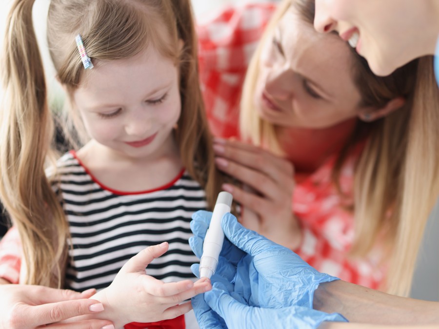 Niveles de azúcar en sangre en niños: qué buscar y cómo medir